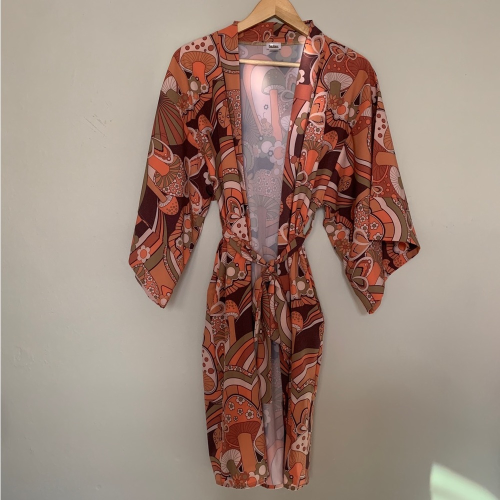 NEW Solstice Intimates Natural Shroom Crepe Robe $220